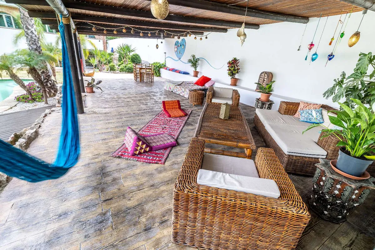 b5f92300-b2e5-4059-851f-c237e289a7db