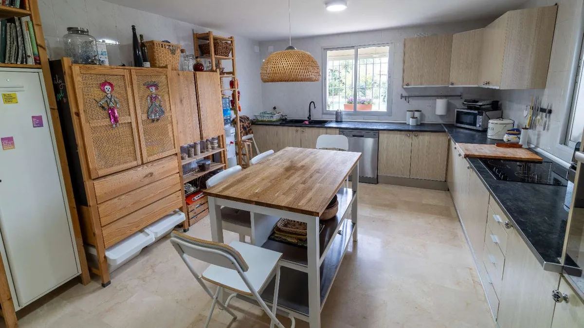 b96c0c63-f346-4651-82fa-bc8ae7cf3d21