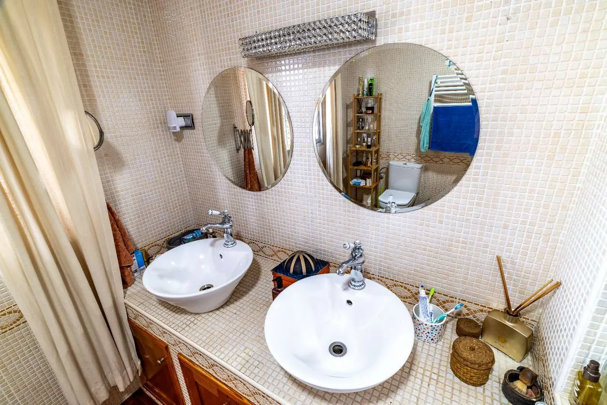 bd0836b3-9433-42c1-80f3-27e62f968fd1