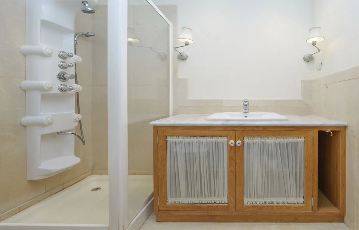 b20e2c9d-b877-473f-bfae-05c372b92756