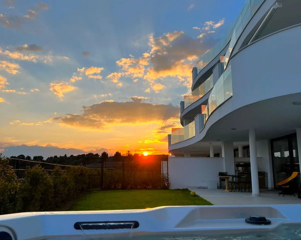 a0365563-12a2-4172-bb4f-db266ab76771