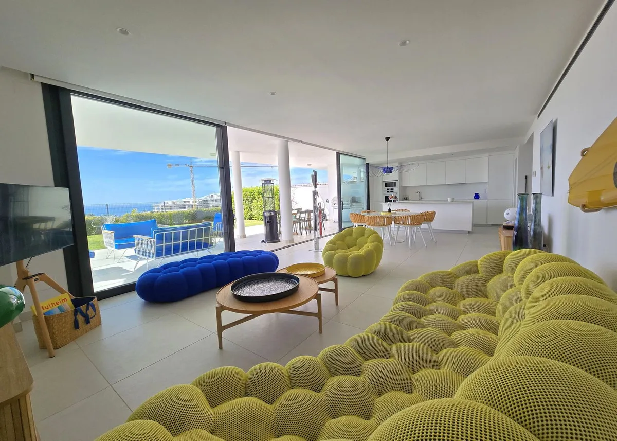 a726af22-0770-4aef-97b0-549c0b11745f