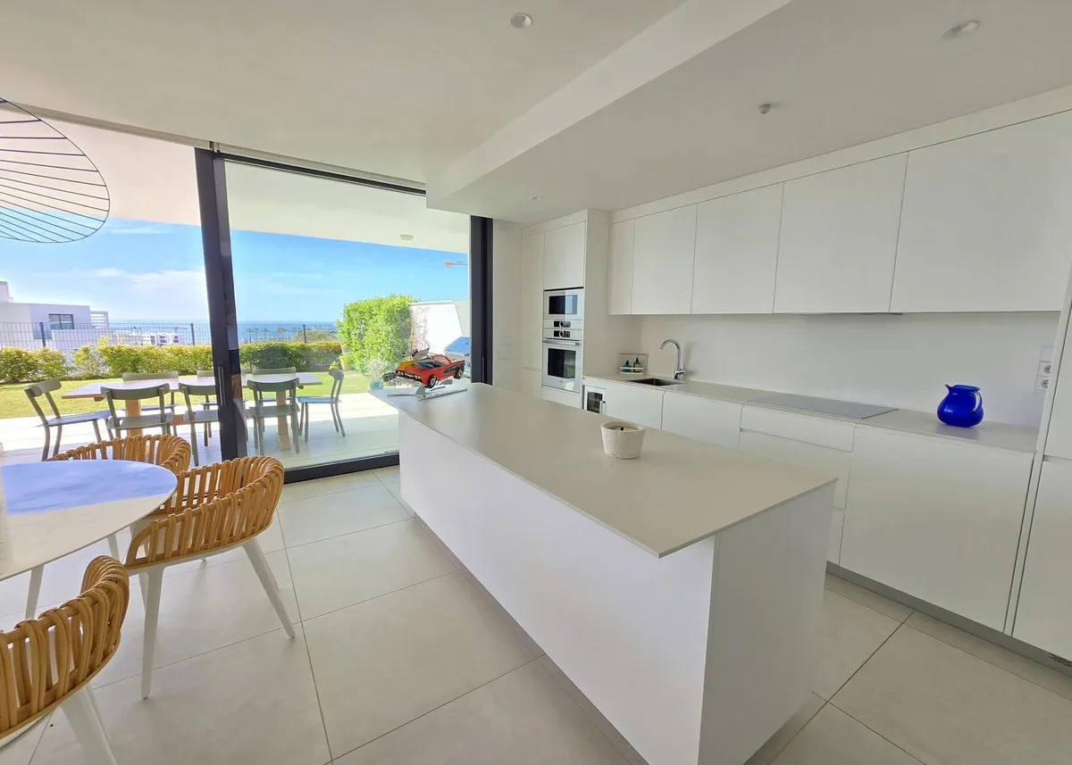 b9854fff-3964-47b9-980d-ff17858da91d