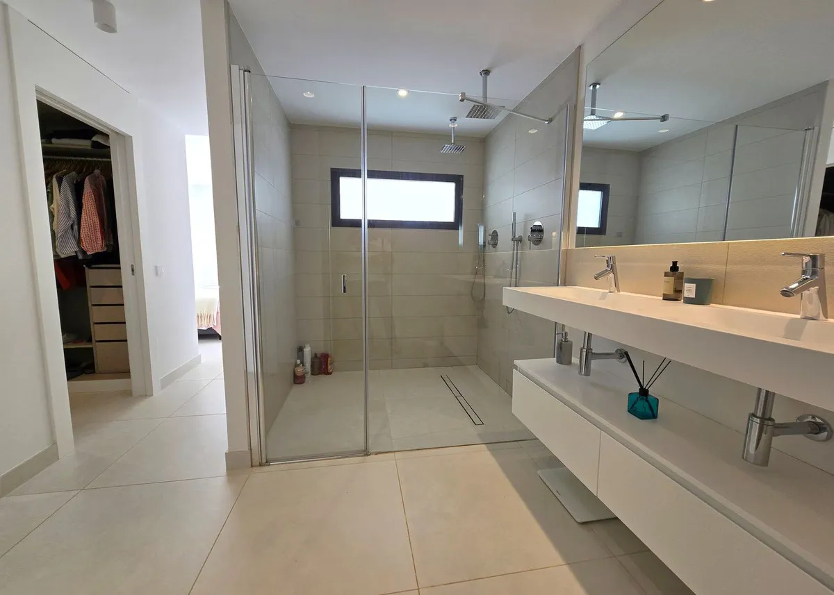 dee78ec7-16d8-461f-a114-9f9226317dea