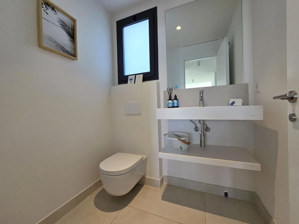 f929ef5c-a85b-4e13-a878-b4ffca72488c