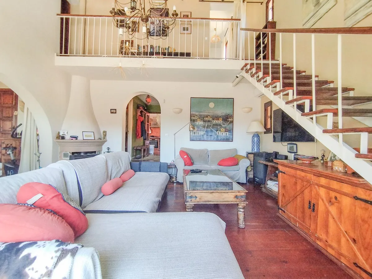 09f81f93-9a6d-431e-8e45-b18d9428d24f