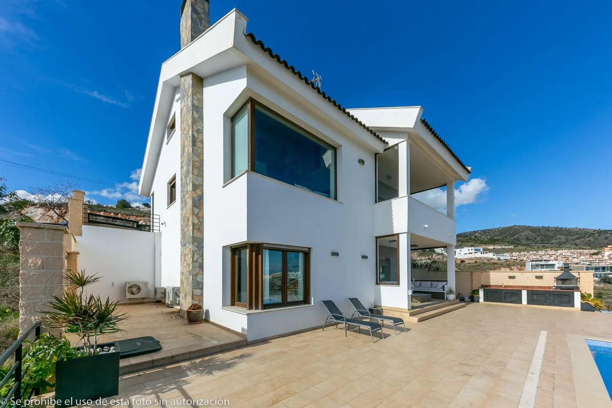 4958527a-e93e-4d86-8d62-e5487e764989