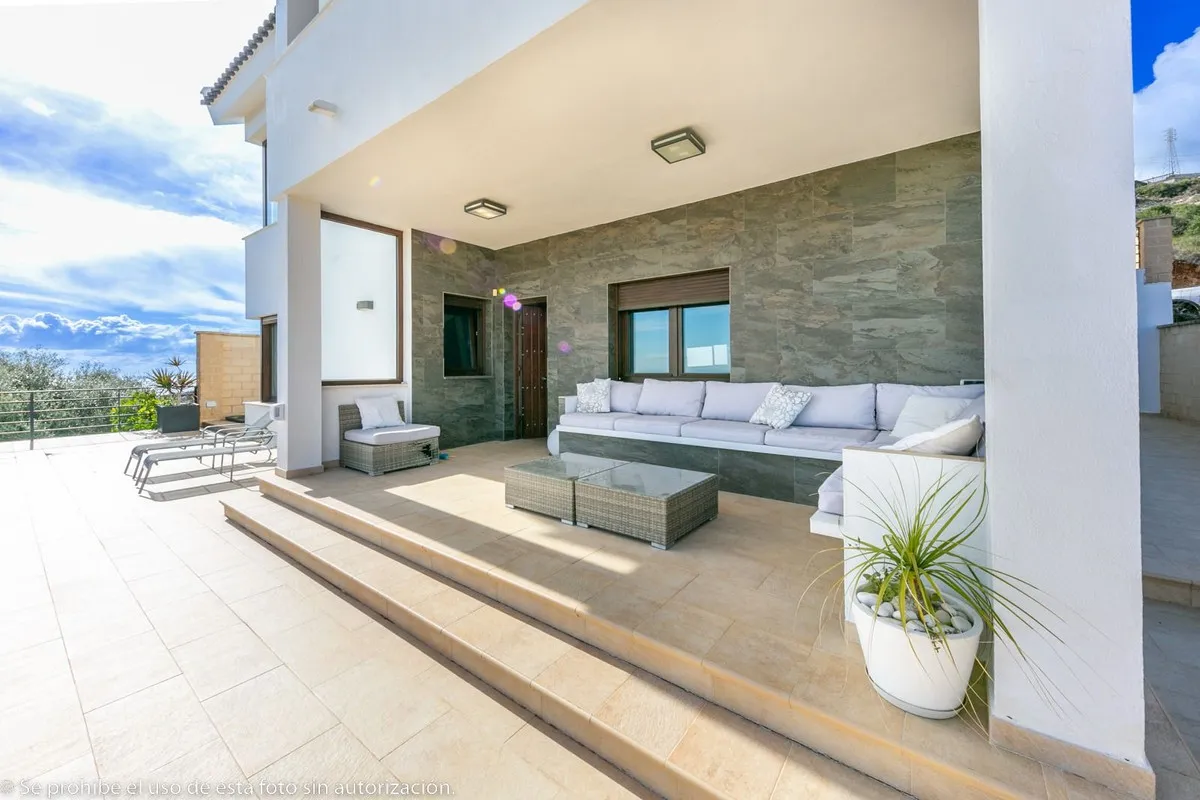 79f21fee-66c0-4e52-9079-64bb8a7263fc