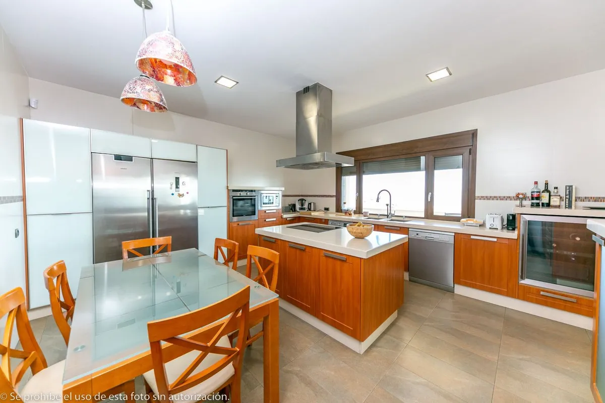 9ee19ab9-9504-40e2-8b52-63ddce1f261b