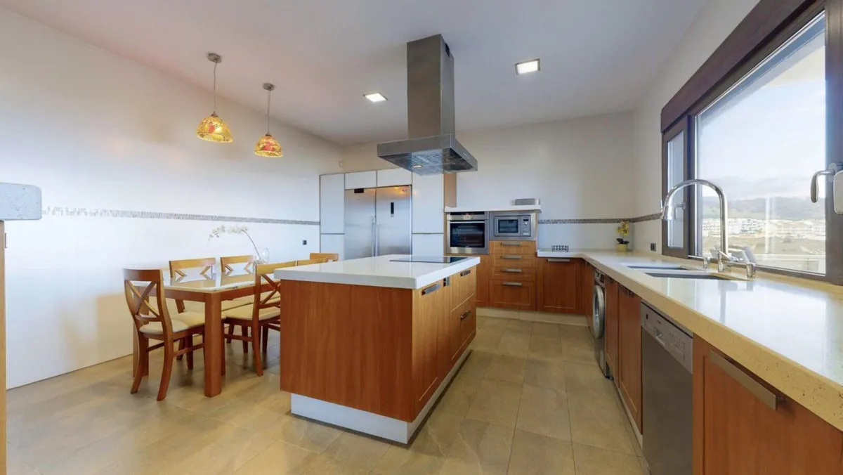 b763c65a-10c4-4dd5-bd20-17b879962394