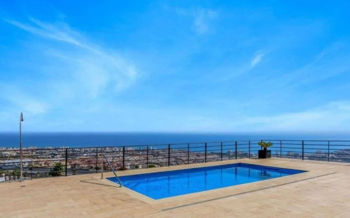 bf27985c-bbd4-48f8-8578-489c8c89fa9c