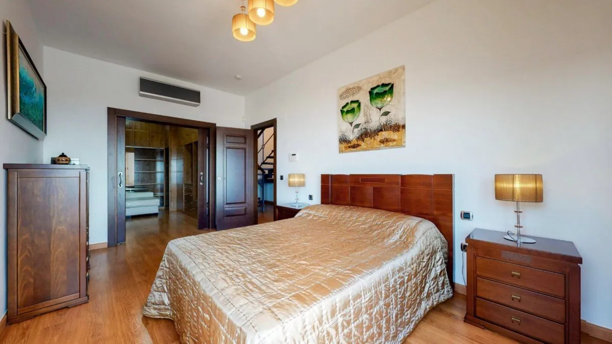 c877748d-2834-447f-b938-bdaf9a64cb34