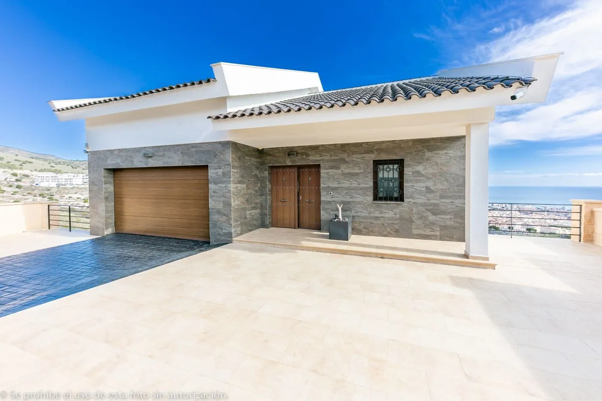 cfdd5869-4dcf-47ba-ac4e-33fbbbecaa62