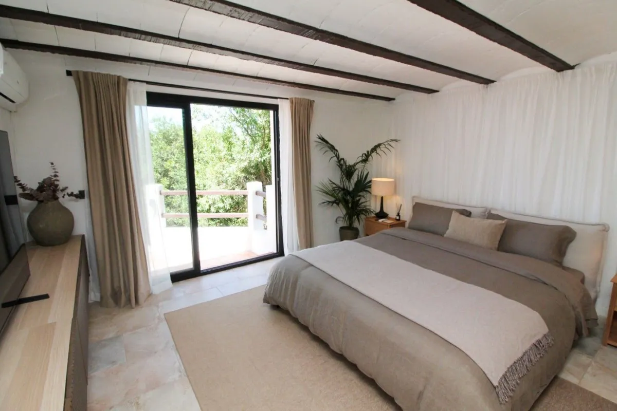 03ebe2a8-462c-46a8-aaee-f2d44d90eca3