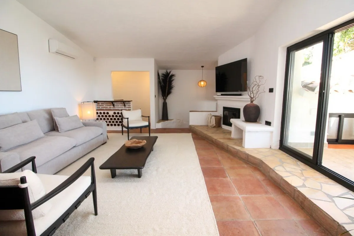 2b05a824-622e-4c60-a477-390a51775e76