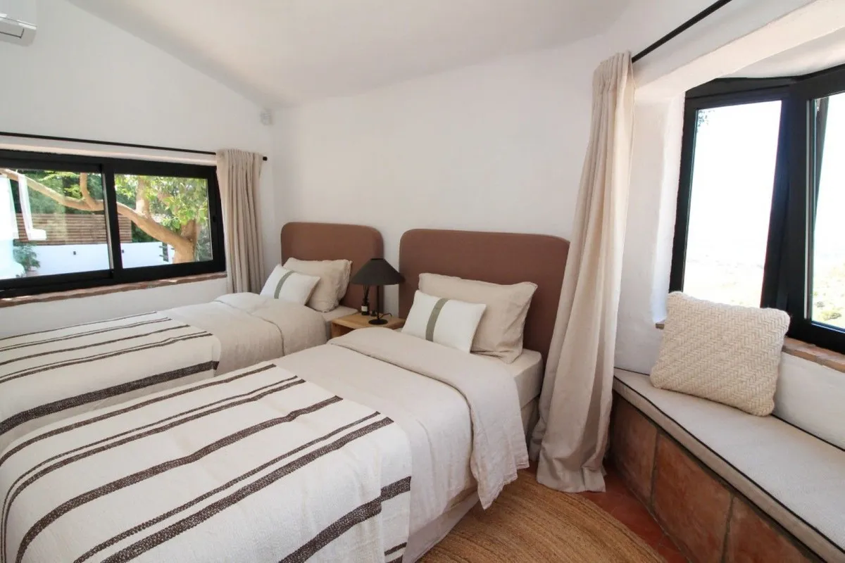 4cd78917-fe3b-4a49-a2a3-fd98576979b1