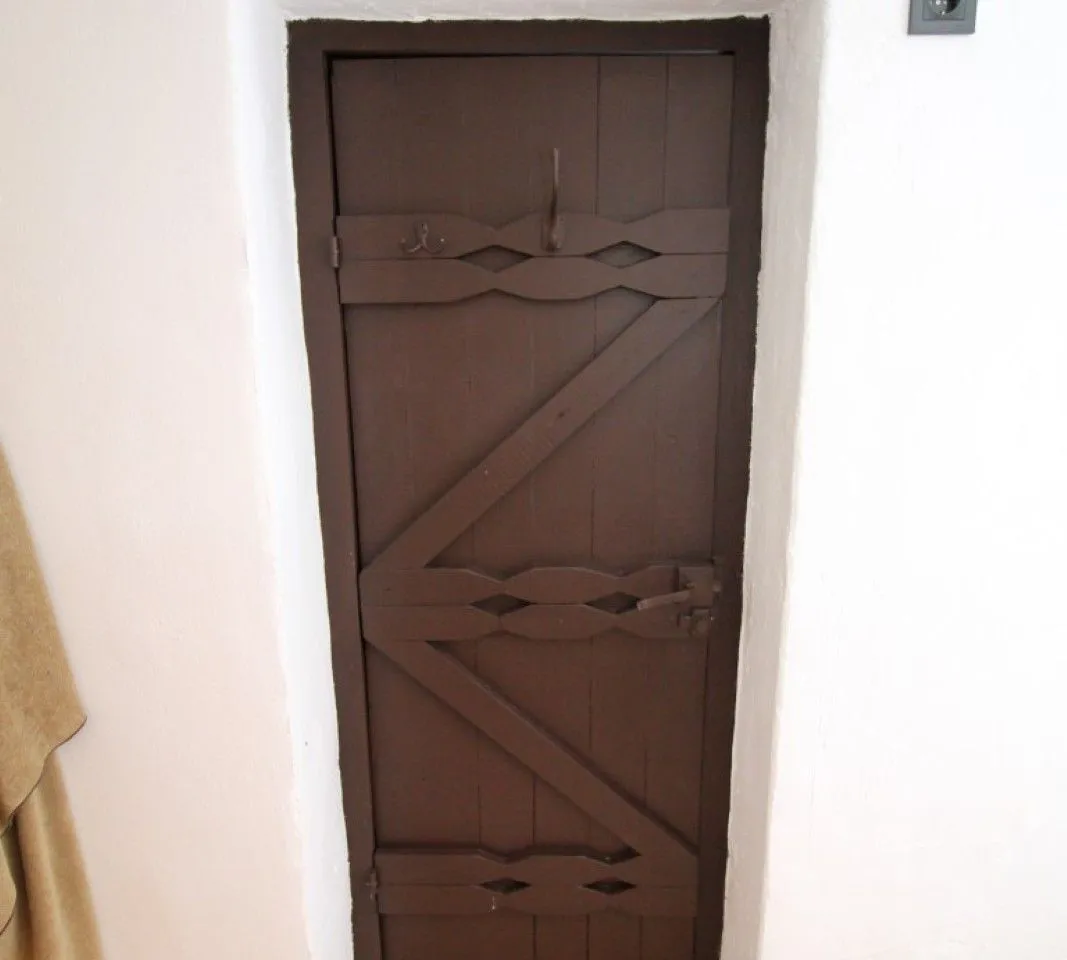 81c3be3d-2bdd-404e-8eba-7fda5560351a