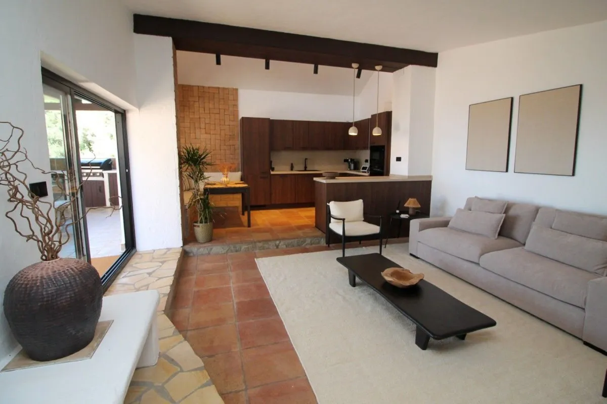 856bd799-fb1d-4e68-b547-3a6cd64bbbea