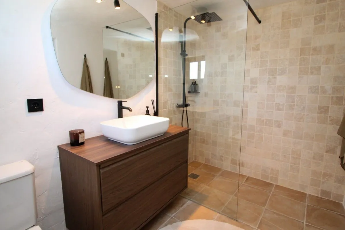 b2a8e516-baba-4fa4-abca-90500fc04a2b