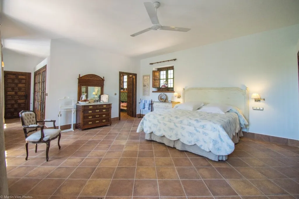 a90b61f2-a660-41f9-a338-83a3b0678774