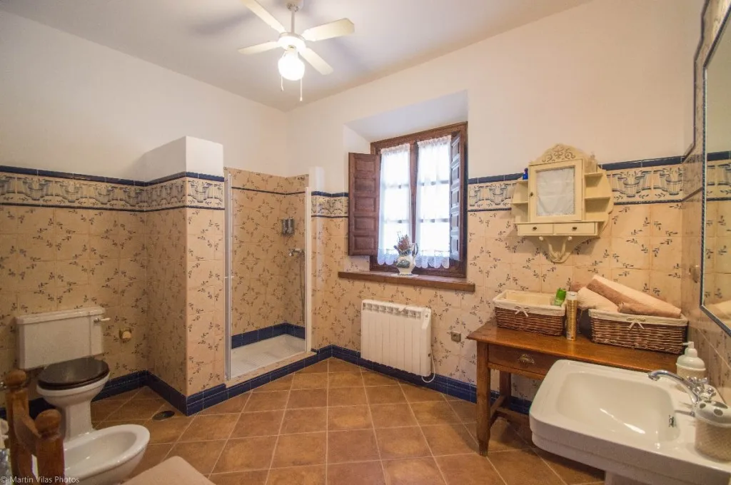 c33328ab-c733-4686-befb-f06a692ef9f0