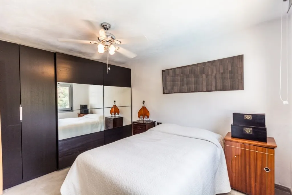 1d81fa6c-13d8-4943-9776-66a797f5a6f3