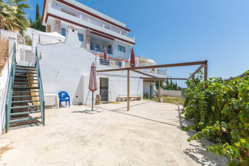 e90bb141-bf8f-4c5d-b602-d54193f8d08c