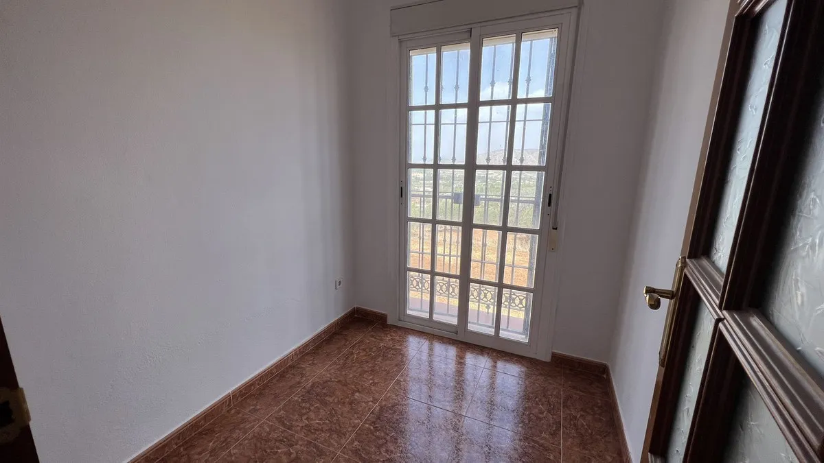 7fc4f498-3aa9-45fe-afba-abd89dc92021