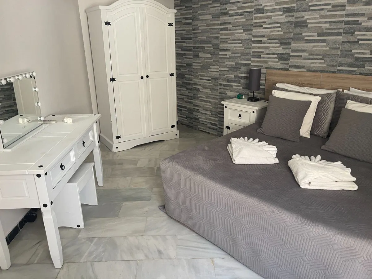 ce93c9de-b53c-40a5-a901-6a8b581da6dc