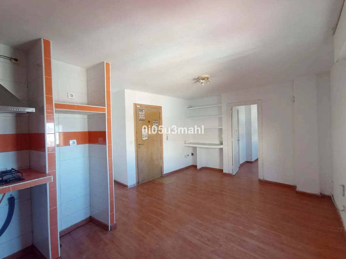 52aeeb4d-41b8-4dad-a549-9bfd7f06e44f