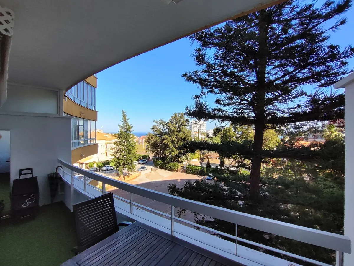 828efa3e-c425-47fb-83c3-3fa9476be59c