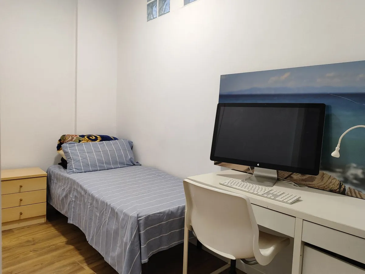 fd565cdc-f559-4a52-8699-e2e62cb2c219