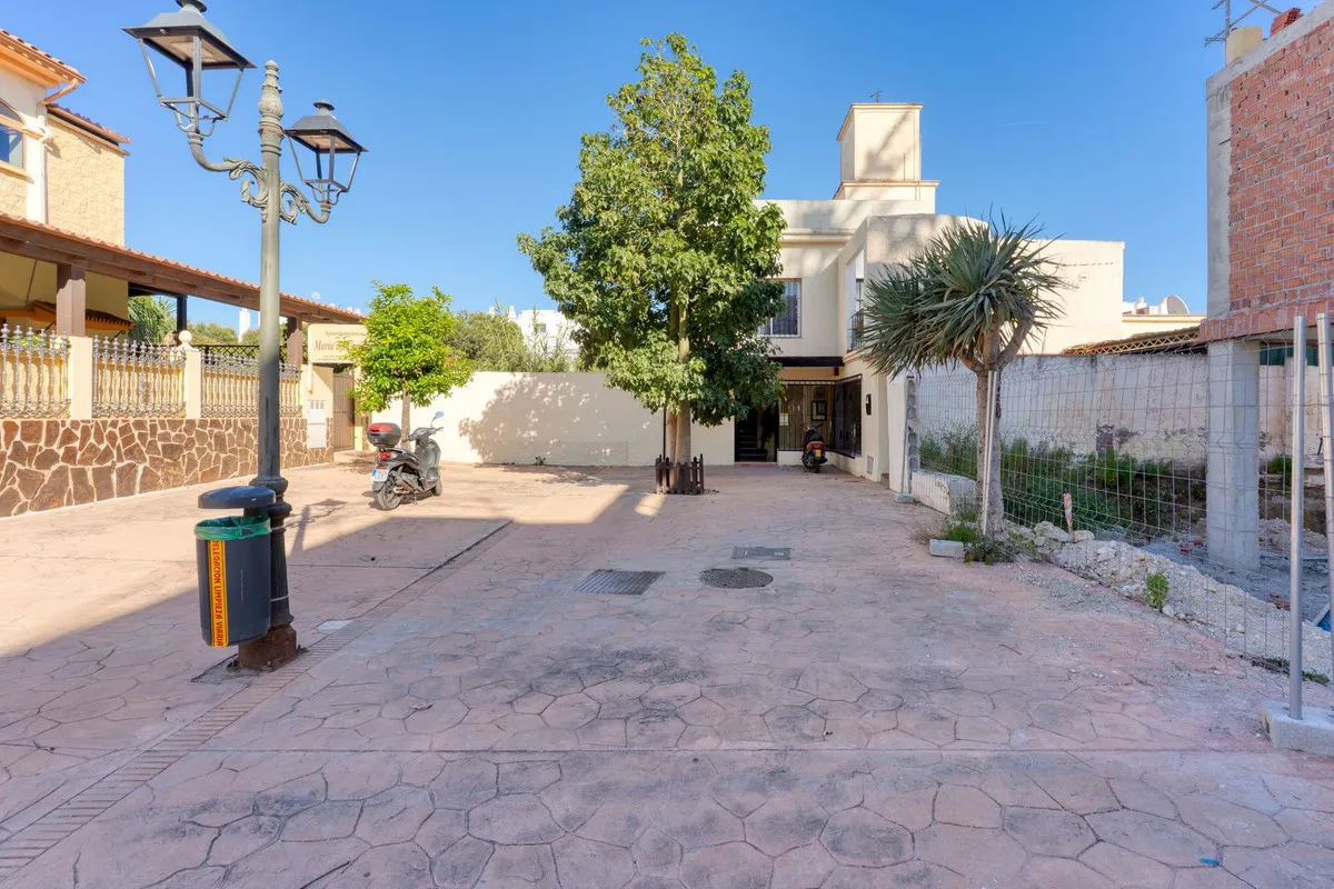 06c33101-d834-4723-b3c8-43b0185dbb13