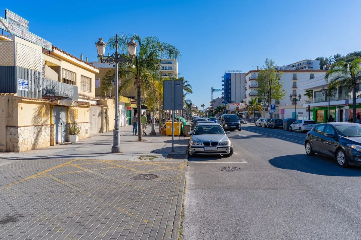 3abb0f9b-c998-4bf9-82d2-1543ba417dd8