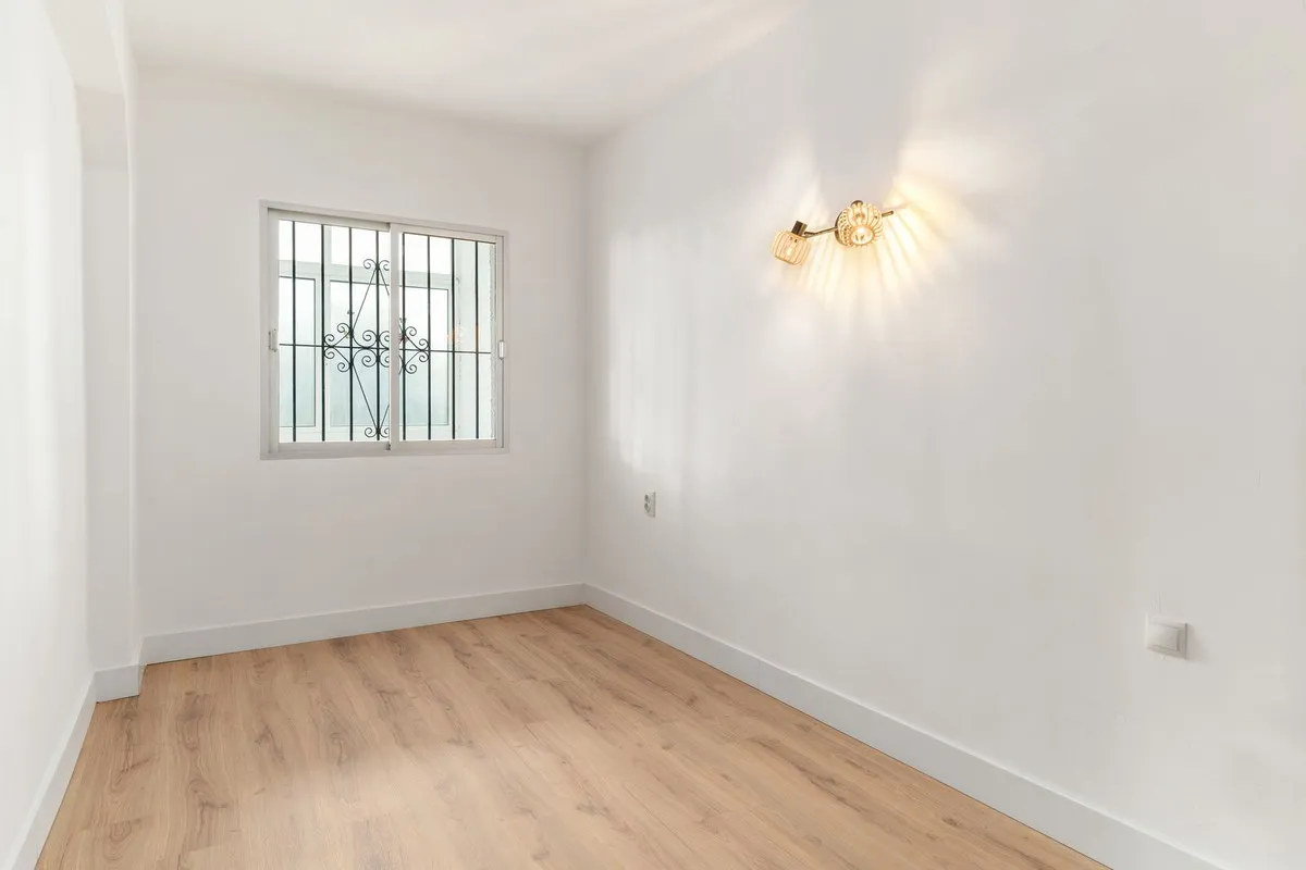 c1358f12-0d20-45c4-9337-43dd96b38508