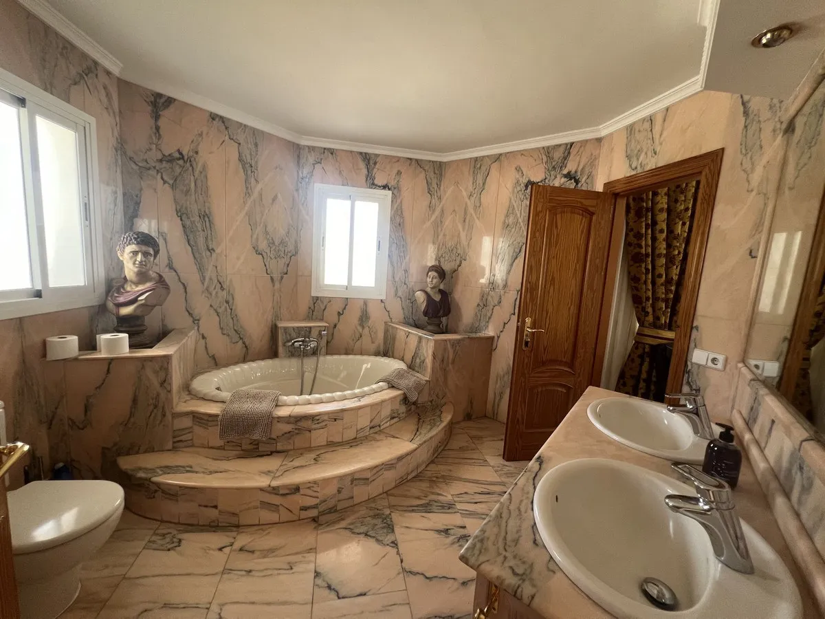 bfe11441-76a5-4d5a-8f83-a89c9c81795e