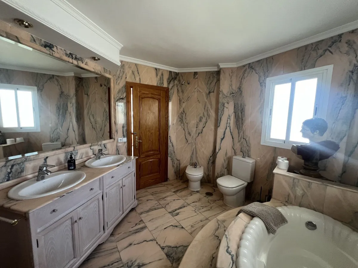 cab1361a-8449-4c43-b7fc-d481eb62859a