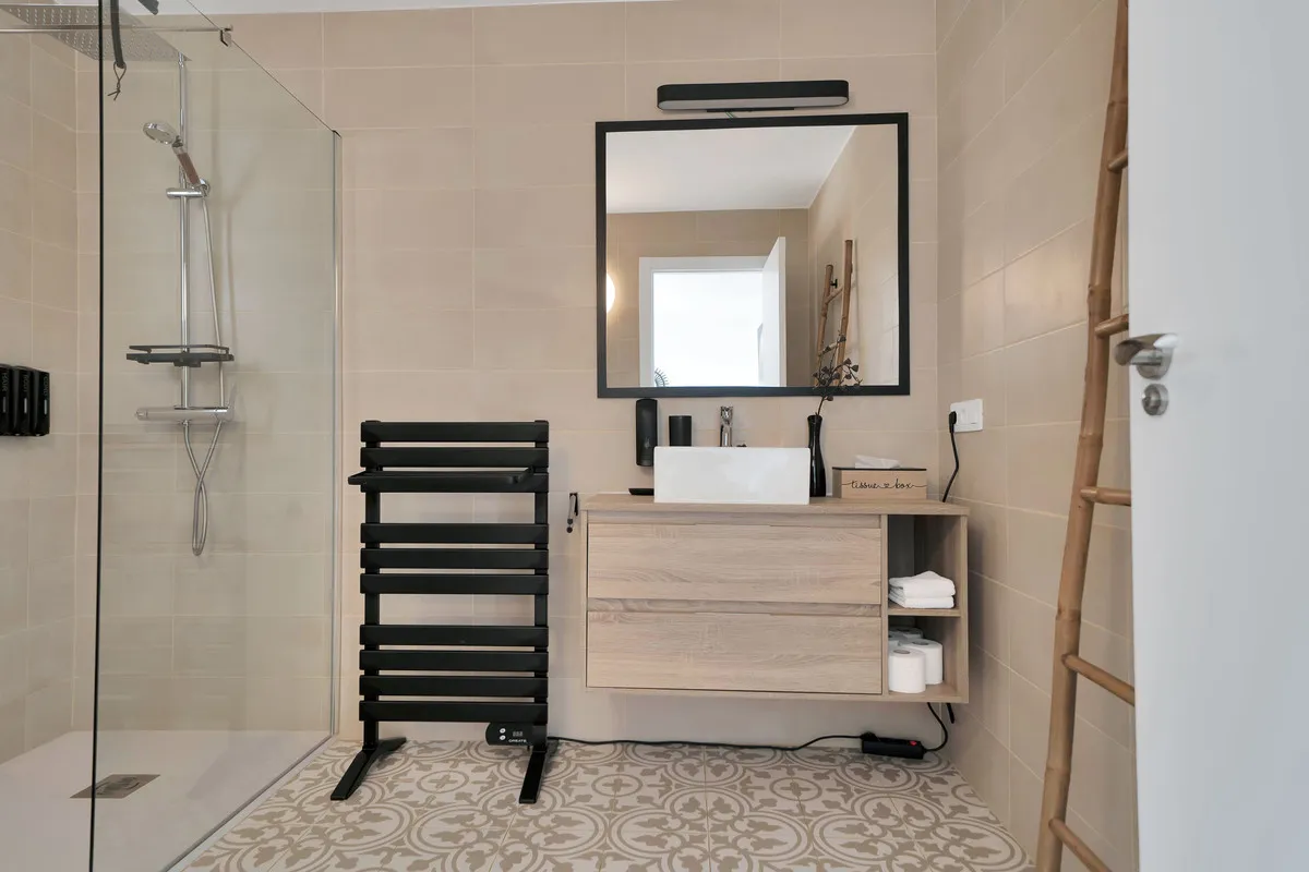 02a83bda-61de-4e1d-8715-f54b92e551b4