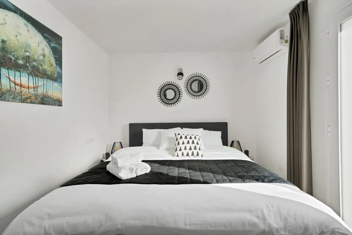 811bfa67-d028-4650-94b5-41ae61939293