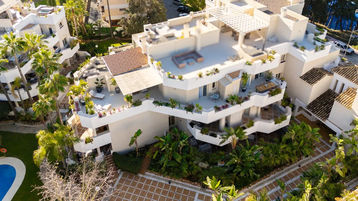 f6d1cf51-d300-4fb5-a7ad-e828a7443230