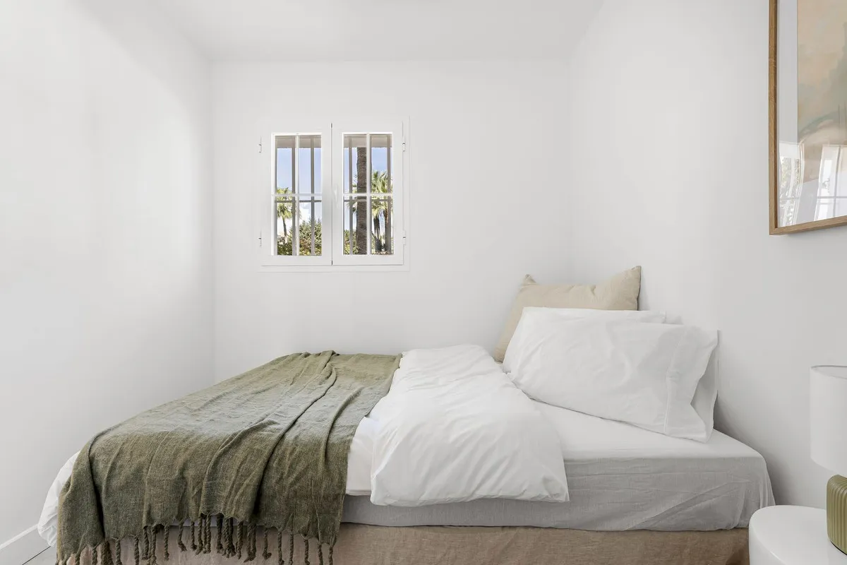 1f63598a-e724-40c3-b768-18eceb13475c