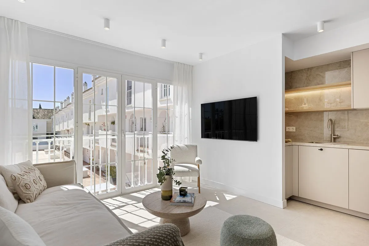 fe1b089f-ecf9-428b-a265-86a7dd64781c