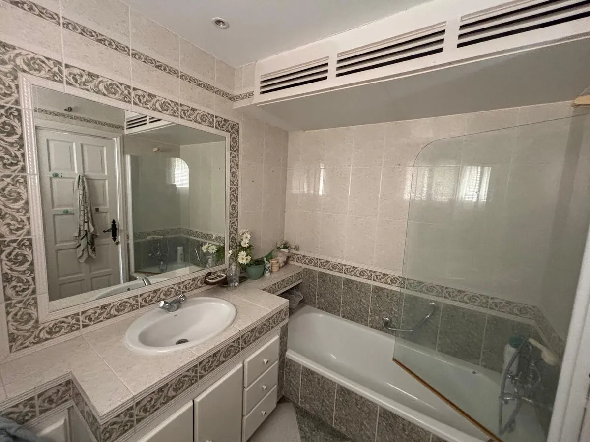 35e1b7ab-7da6-4852-99ff-e566fb4b9054