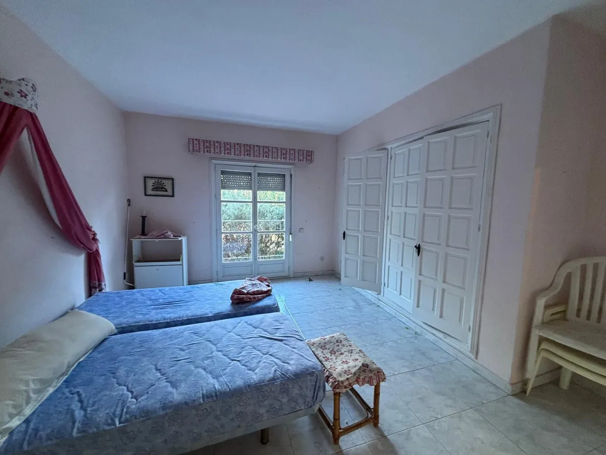 b1356944-457f-4672-b9ea-2d37aeaecbd2