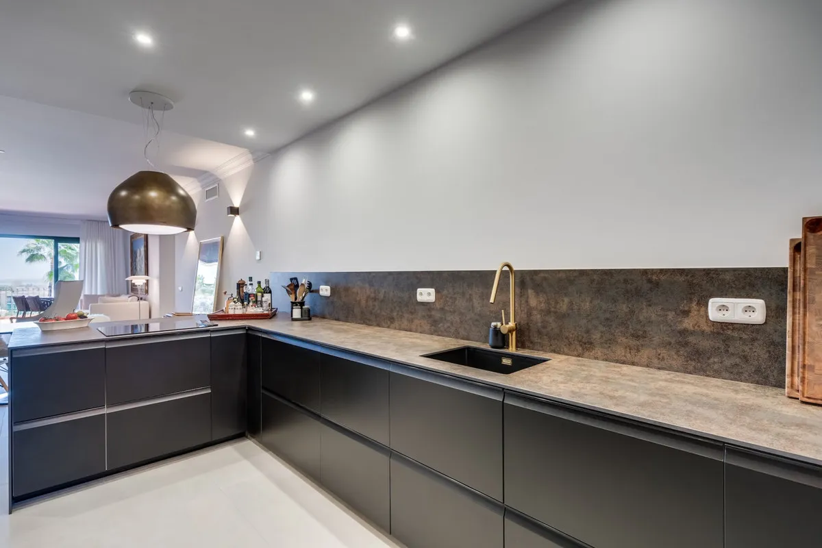 711b1ead-6bd8-478c-a475-c6df03fc0d72