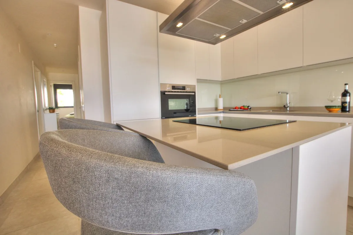 f69ee6d3-00ff-4310-8ac4-4077d15b8002