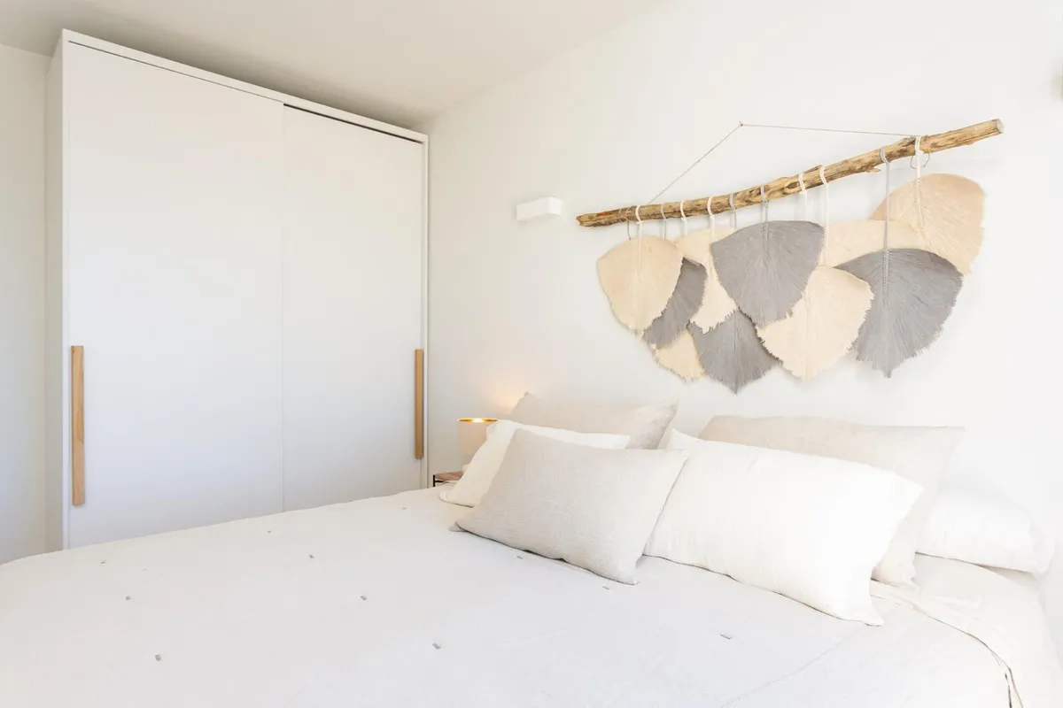 a43ad14d-b8e2-44c8-be91-b382d128787e