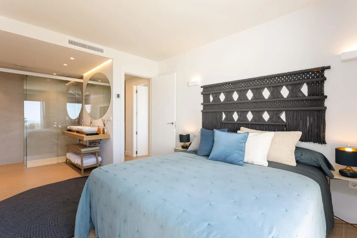 aca0fa78-99c8-473a-ac8e-748a0c28e153