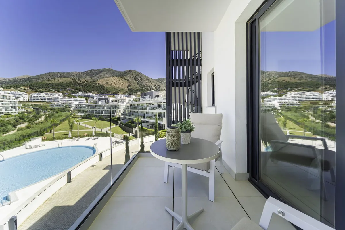 e6ce1df2-a2ec-4889-9af7-6b76e08f2a7a