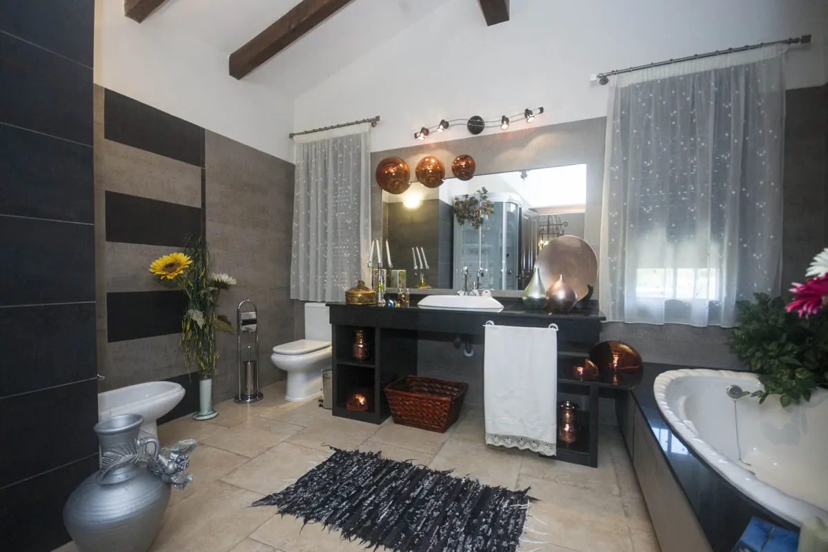 6861dc0a-6aff-4c9d-b348-8187e8cbfdec